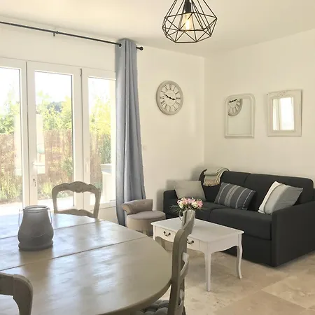 Les Mazets et Spa D'Uzes Arpaillargues-et-Aureillac Chambre photo